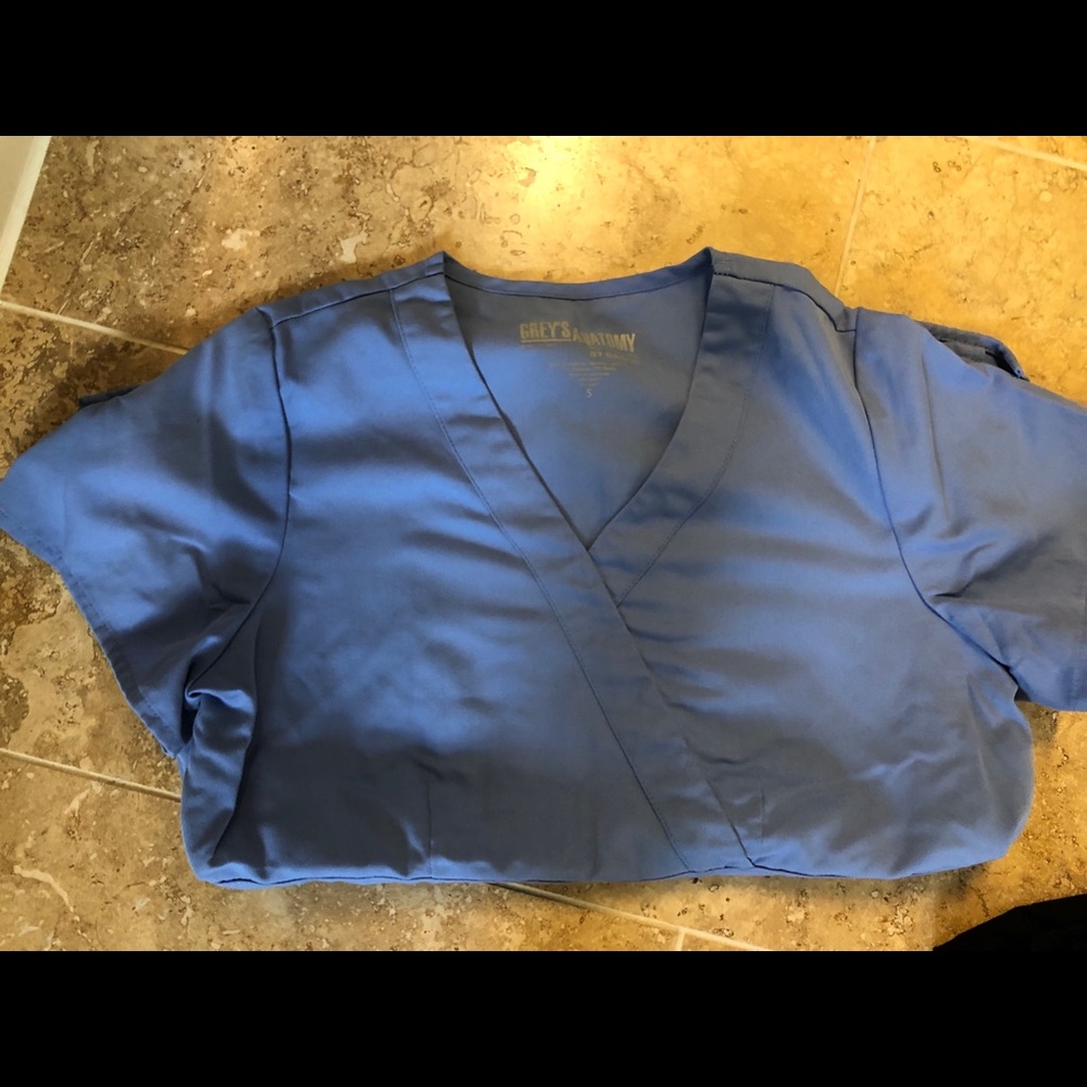Light blue small Grey’s Anatomy scrubs
